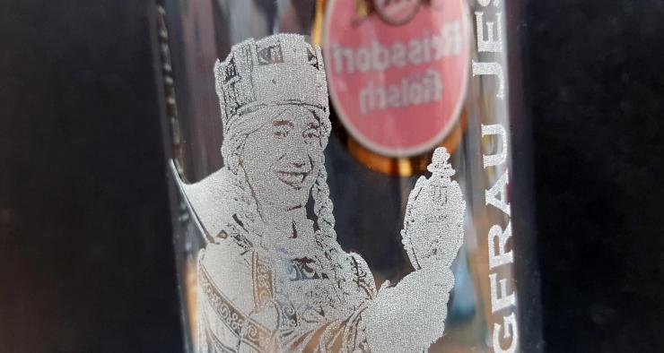 Lasergravur auf Kölschglas