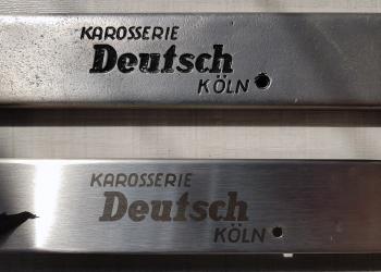 Rekonstruktion altes Logo "Karosserie Deutsch" - Laserbeschriftung auf Edelstahl-Türschweller
