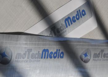 Aufkleber aus Folie mit gebürsteter Edelstahloptik