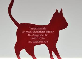 Lasergeschnittenes und beschriftetes Acrylschild