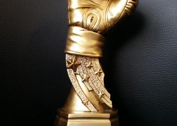 UV Druck auf Schild für Pokal